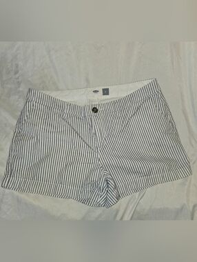 Old Navy Women's High-Waist Striped Shorts - Navy & White 3.5" Shorts Size 8